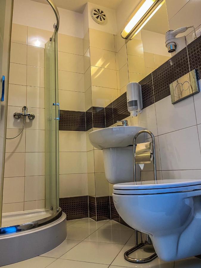 Hotel Adria Ruda Slaska Eksteriør billede